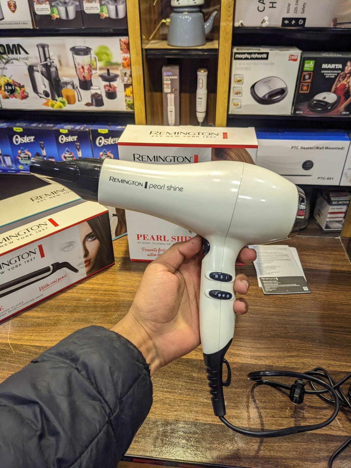 Remington Pearl Shine Hair Dryer 2000W Salon Professional Styling with Tourmaline Ceramic Technology